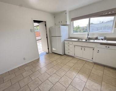 1741 Lahoud - Photo Thumbnail 23
