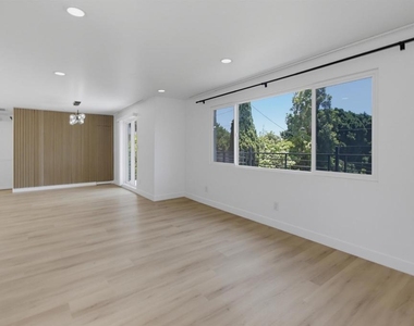 6201 Lorca Dr - Photo Thumbnail 2