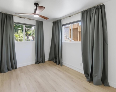 6201 Lorca Dr - Photo Thumbnail 7