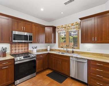 5622 Taft - Photo Thumbnail 11