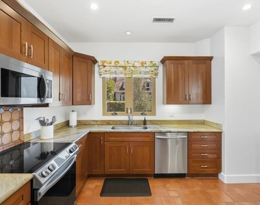 5622 Taft - Photo Thumbnail 9