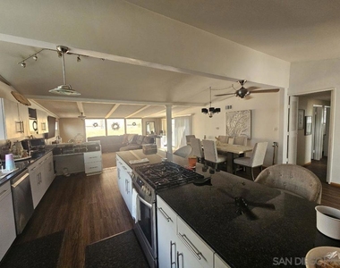 5030 Chaucer Ave - Photo Thumbnail 7