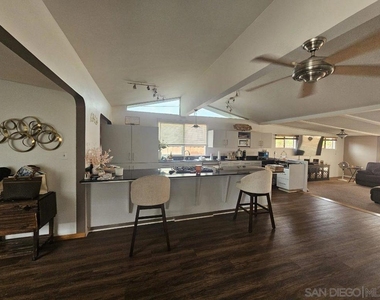5030 Chaucer Ave - Photo Thumbnail 2