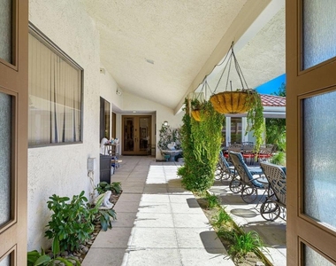 4 Dartmouth Drive - Photo Thumbnail 2