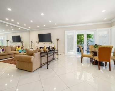 4 Dartmouth Drive - Photo Thumbnail 3
