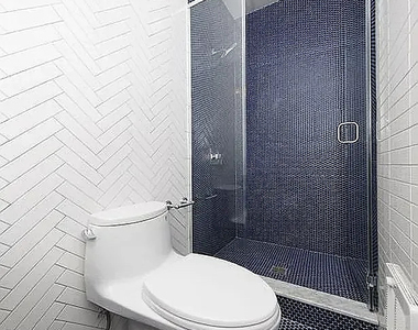 222 East 12th Street - Photo Thumbnail 4