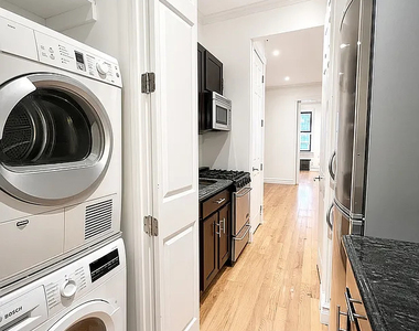 340 East 55th Street - Photo Thumbnail 1