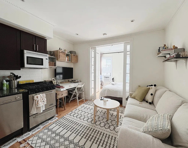 322 East 74th Street - Photo Thumbnail 1
