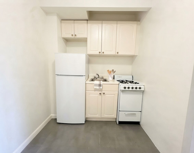 225 East 10th Street - Photo Thumbnail 1