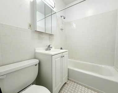 225 East 10th Street - Photo Thumbnail 2