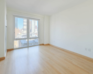 431 W 37th Street - Photo Thumbnail 14