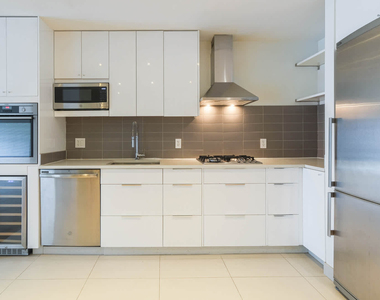 431 W 37th Street - Photo Thumbnail 34