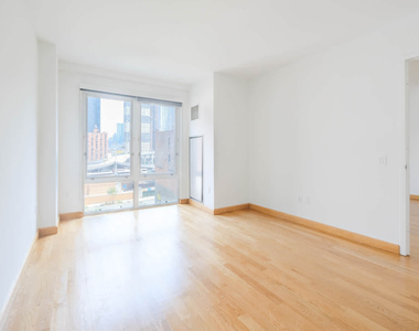431 W 37th Street - Photo Thumbnail 33