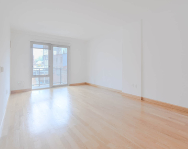 431 W 37th Street - Photo Thumbnail 35