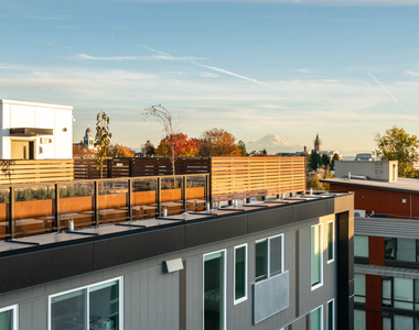 1401 East Madison Street - Photo Thumbnail 28