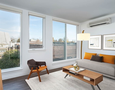 1401 East Madison Street - Photo Thumbnail 12