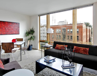 1408 E Union St - Photo Thumbnail 12