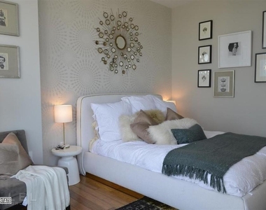 Rockwell Place - Photo Thumbnail 4