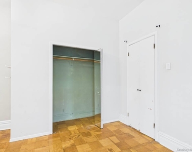 7862 81st Street - Photo Thumbnail 6