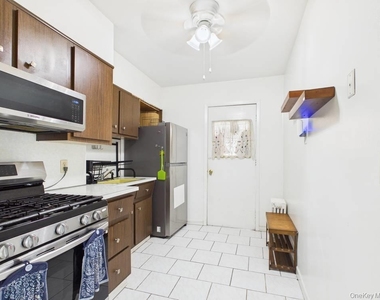 7862 81st Street - Photo Thumbnail 2