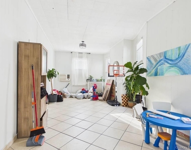 7862 81st Street - Photo Thumbnail 4