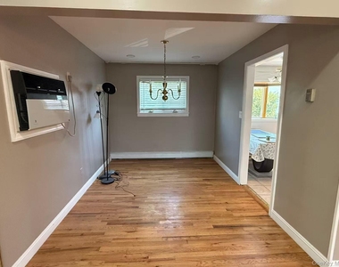2607 Lindenmere Drive - Photo Thumbnail 4
