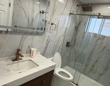 2607 Lindenmere Drive - Photo Thumbnail 1