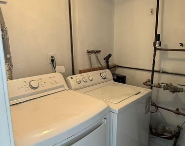 2607 Lindenmere Drive - Photo Thumbnail 6