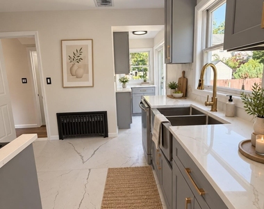 37 Kings Point Road - Photo Thumbnail 4