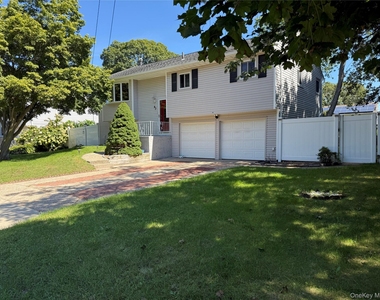 43 Newtown Avenue - Photo Thumbnail 2