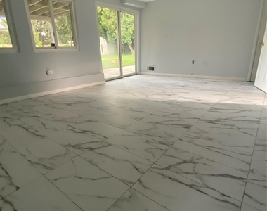 43 Newtown Avenue - Photo Thumbnail 13