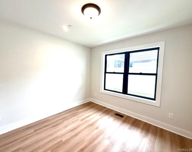 161 Union Avenue - Photo Thumbnail 9