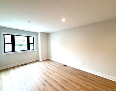 161 Union Avenue - Photo Thumbnail 6