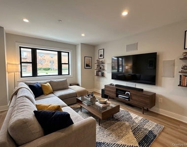 161 Union Avenue - Photo Thumbnail 2