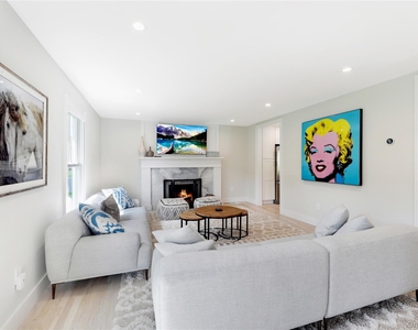 16 Pin Oak Lane - Photo Thumbnail 4