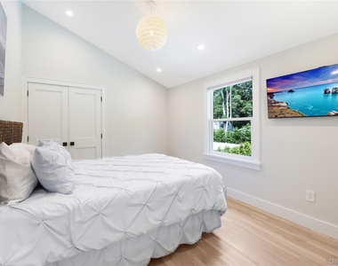 16 Pin Oak Lane - Photo Thumbnail 23