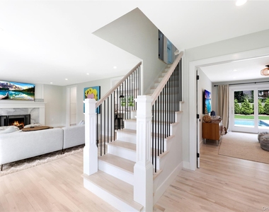 16 Pin Oak Lane - Photo Thumbnail 3