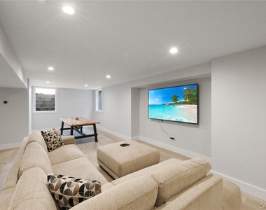 16 Pin Oak Lane - Photo Thumbnail 27