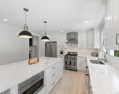 16 Pin Oak Lane - Photo Thumbnail 10