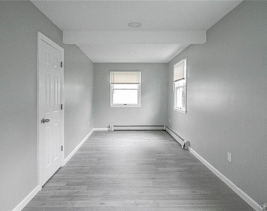 13 Flint Road - Photo Thumbnail 7