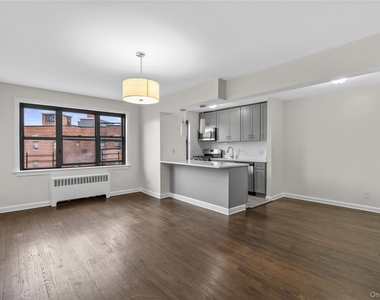 33 William Street - Photo Thumbnail 3