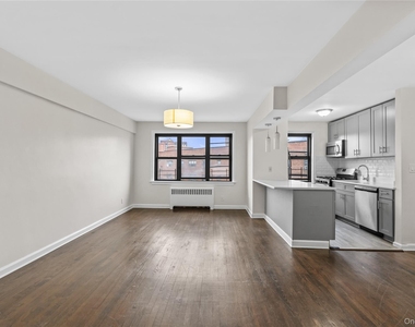 33 William Street - Photo Thumbnail 2