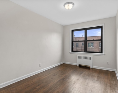 33 William Street - Photo Thumbnail 14
