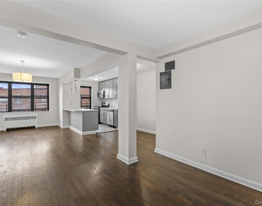 33 William Street - Photo Thumbnail 4