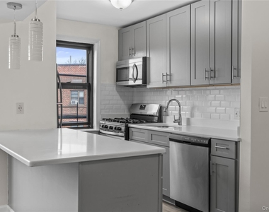 33 William Street - Photo Thumbnail 7