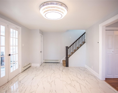 1261 Waverly Street - Photo Thumbnail 6
