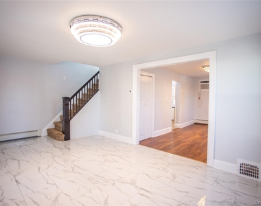 1261 Waverly Street - Photo Thumbnail 5