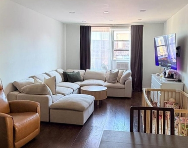 102-36 64 Avenue - Photo Thumbnail 3