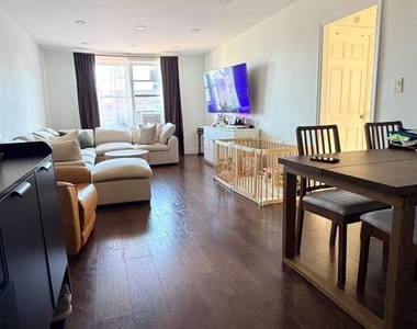 102-36 64 Avenue - Photo Thumbnail 4