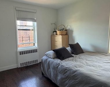 102-36 64 Avenue - Photo Thumbnail 5